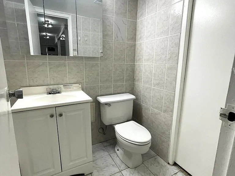 2323 Freetown Ct #2B — Photo 10
