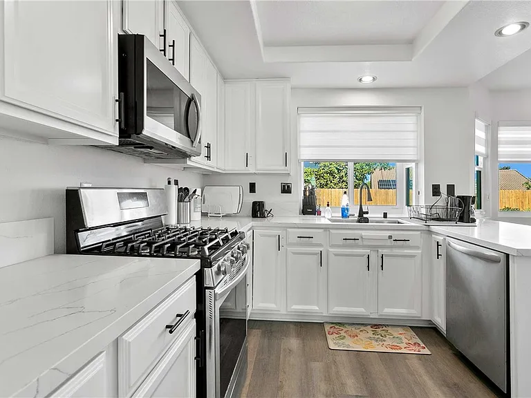 11022 Alonda Ct — Photo 10