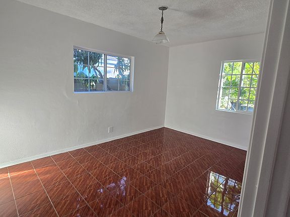 2nd image of 11017 S Eastwood Ave