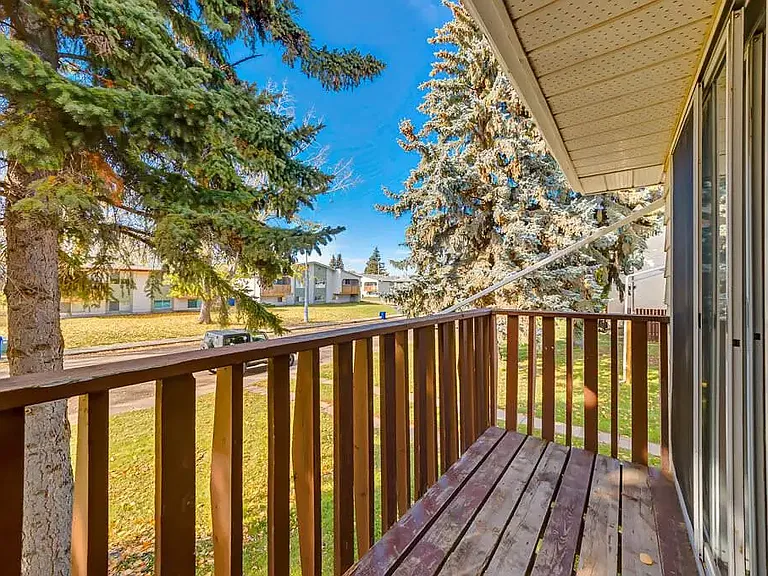 3813 53a St #3815B — Photo 12