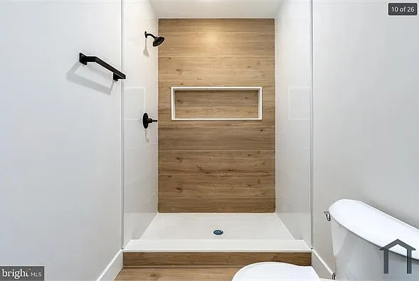 3 bed, $1,800 — Photo 3