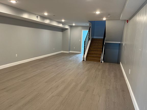 3rd image of 2405 Ridge Ave Floor 2