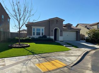 3886 Bellaire Ave, Clovis, CA 93619
