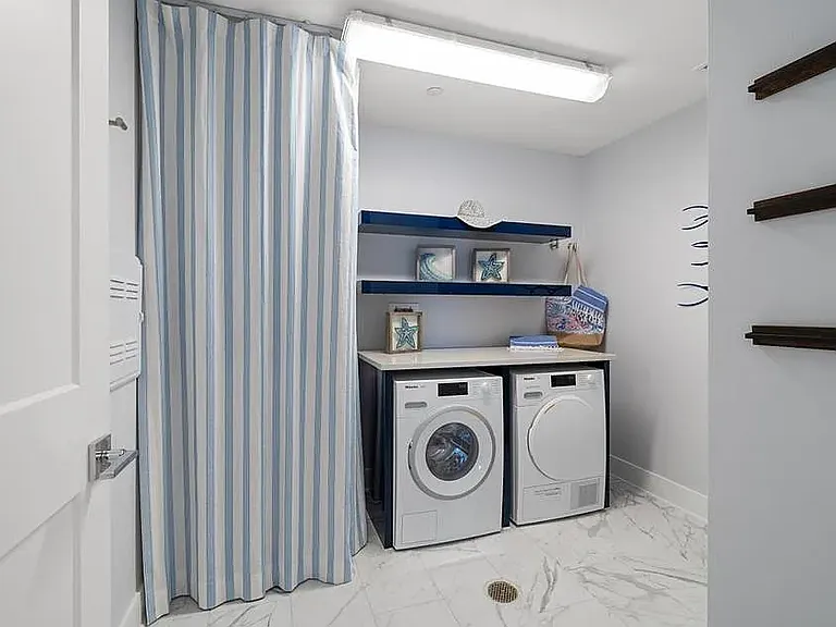15 Avalon St #704 — Photo 53