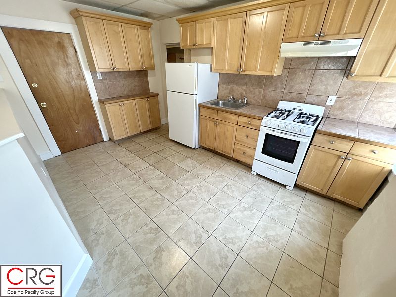 1st image of 31 Elmwood St APT 1