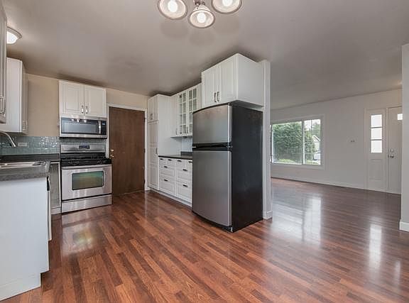 5th image of 8064 Olivia Ln