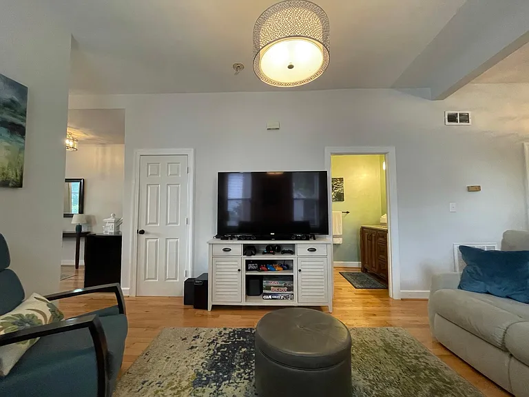 3035 Grayland Ave — Photo 8