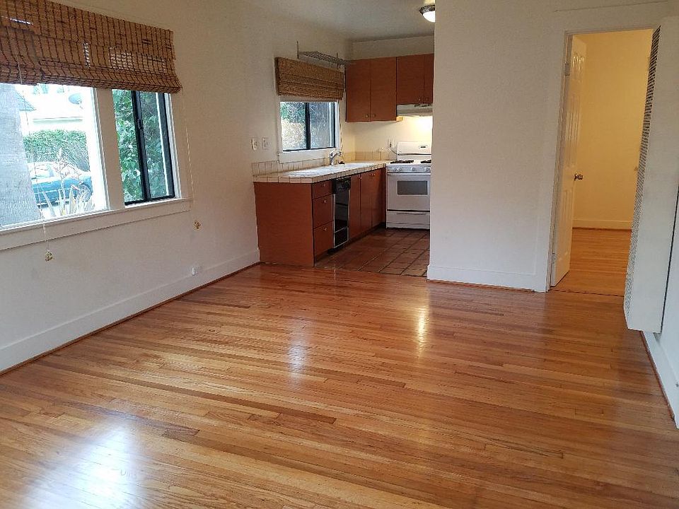 1st image of 607 Venezia Ave #607