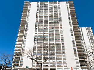 1455 N Sandburg Ter APT 607, Chicago, IL 60610