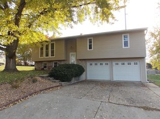 1013 Fairland Rd, Jefferson City, MO 65109