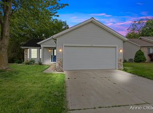 421 Lloyd Ct, Middleville, MI 49333