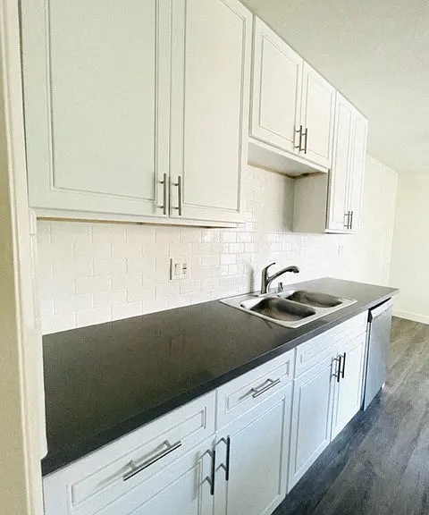 2311 S Bentley Ave — Photo 1