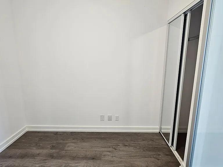 75 James St S #1101 — Photo 11