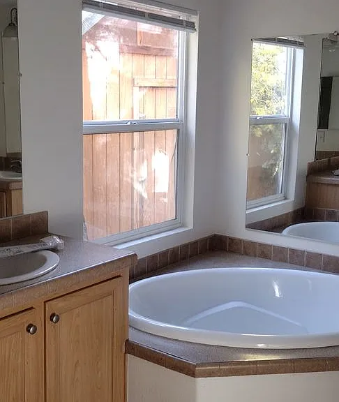 455 Kern Ave — Photo 11