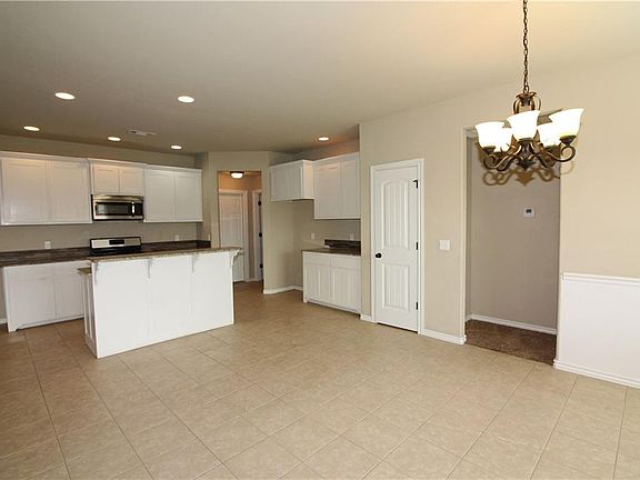 3rd image of 900 SW Pure Globe St