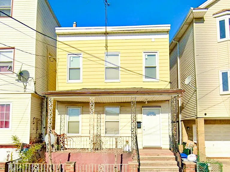 215 S 7th St — Photo 9