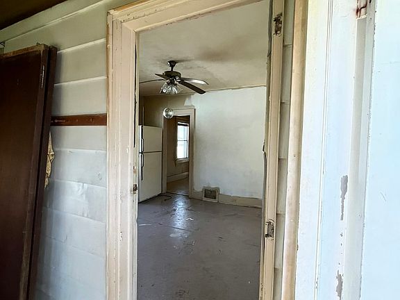 2nd image of 2214 N Linsley Ct