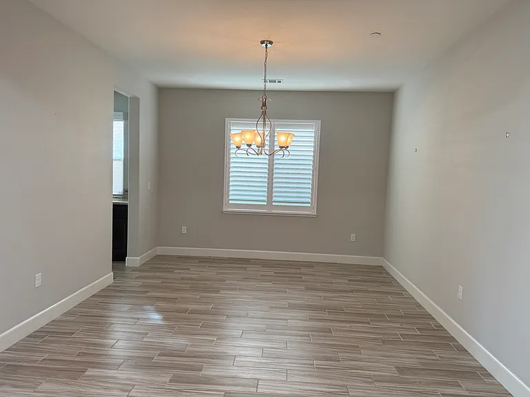 2031 Newcastle Dr — Photo 4