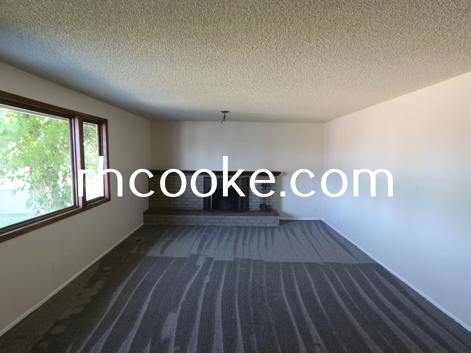 3 bed, 2544 sqft, $1,900 — Photo 2