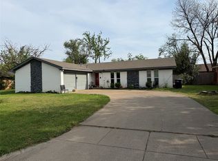 1305 Pinehurst Dr, Fort Worth, TX 76134