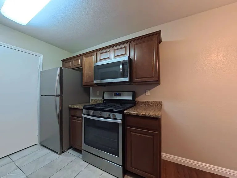 7885 W Flamingo Rd #1140 — Photo 6