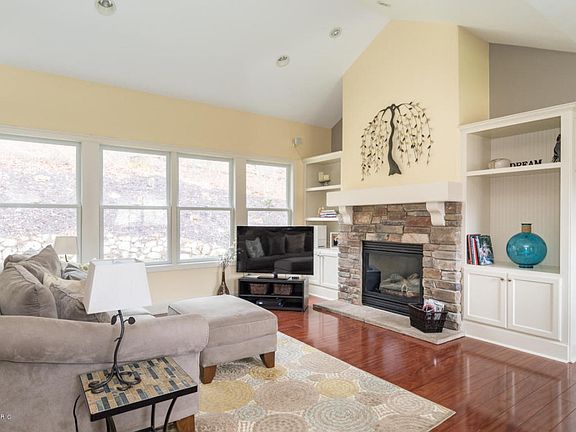 3rd image of 4735 Sundial Dr NE