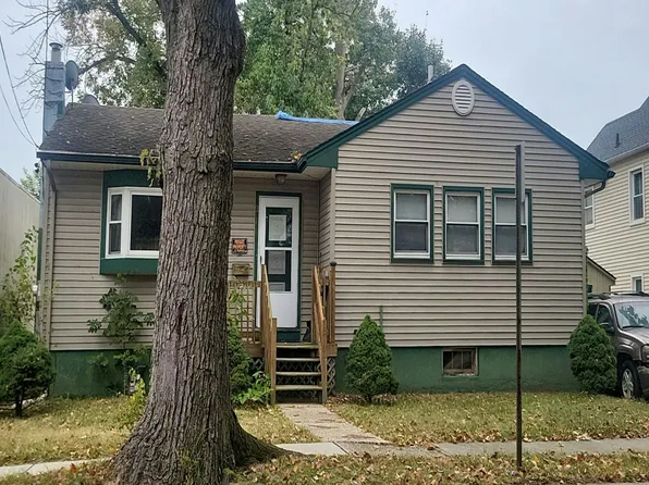 210 N 10th St, Kenilworth, NJ 07033