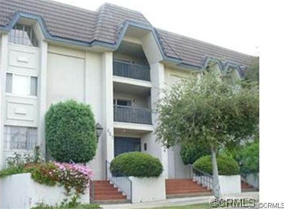 3rd image of 497 El Molino Ave #202