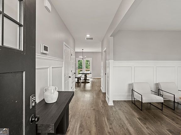 2nd image of 391 Faulkner St