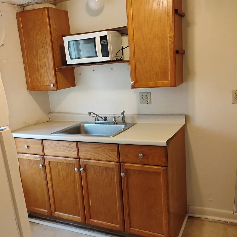 Building Photo - 452A Hudson Ave #2