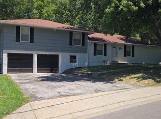 2304 NW Woodland Rd, Riverside, MO 64150