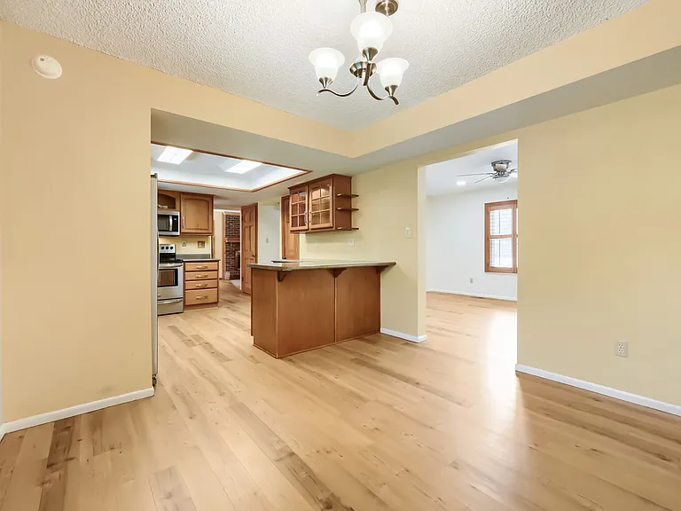 3202 Springridge Dr — Photo 6