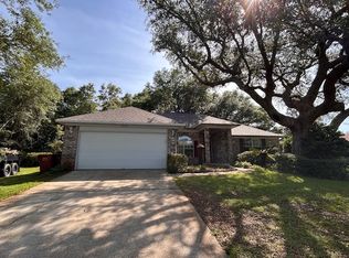2648 Barefoot Creek Cir, Navarre, FL 32566