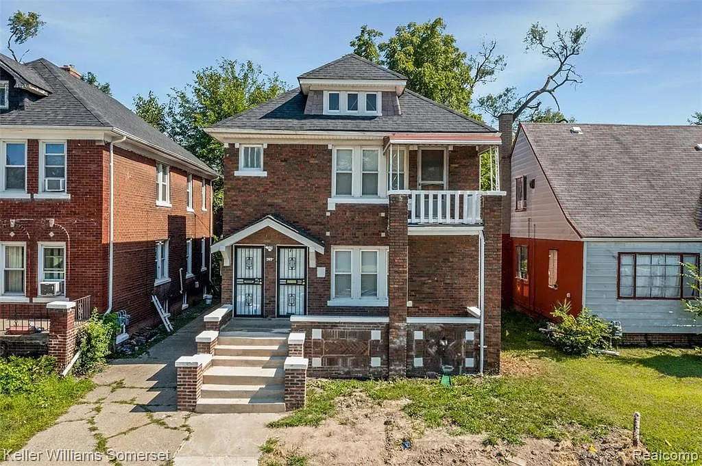 3 bed, 1.0 bath, 1056 sqft, $1,250 — Photo 1