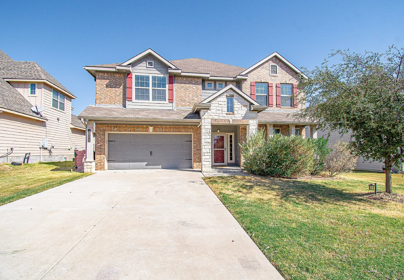 6 bed, 3.5 bath, 3316 sqft, $2,395 — Photo 1