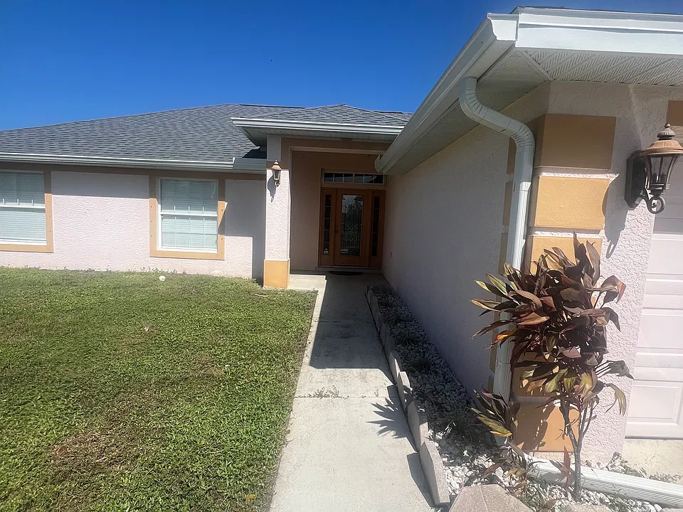 1201 SW 15th Ter