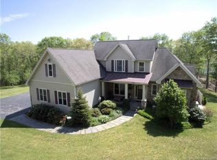 4 Darrows Rdg, East Lyme, CT 06333