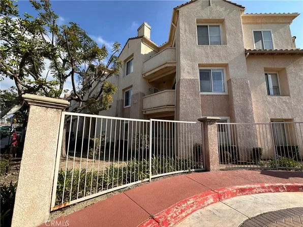 130 S Barranca St APT 317, West Covina, CA 91791