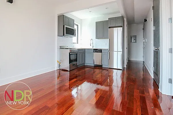 Rented by Next Door Realty NYC | media 31