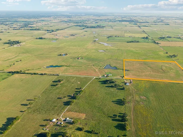 2 E 330th Rd, Big Cabin, OK 74332