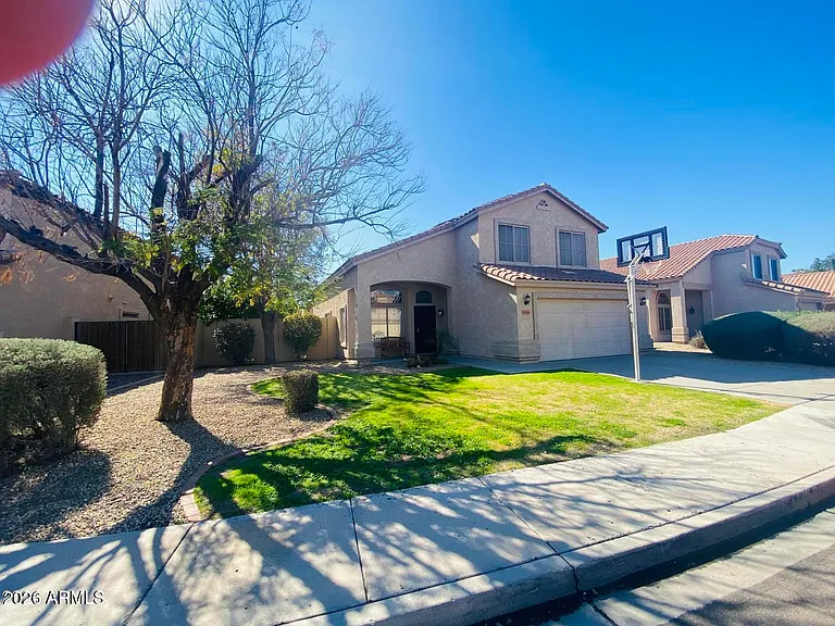7203 W Irma Ln — Photo 2