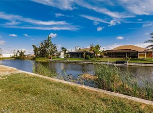 911 SW 15th Pl, Cape Coral, FL 33991