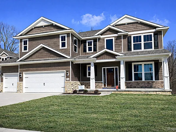 652 Round Rock Dr, Howell, MI 48843