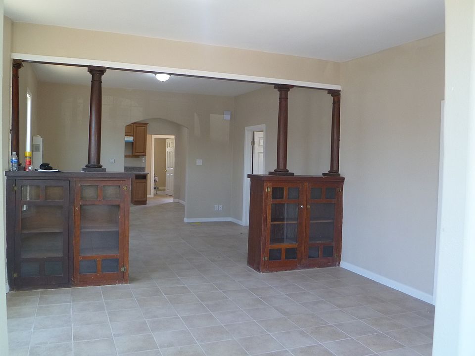 living room/dining room