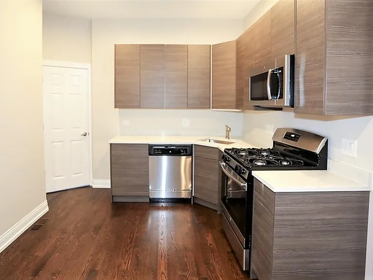 2943 W Diversey Ave #2E — Photo 3