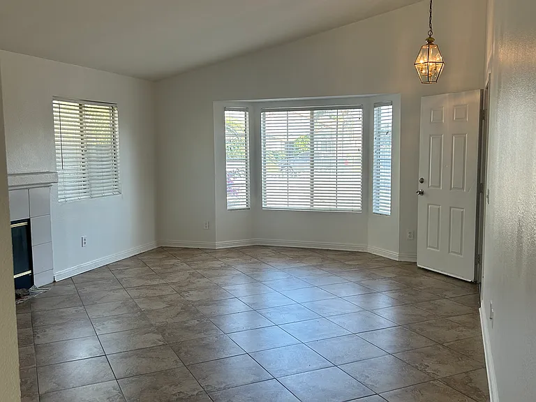 14384 Ivy Ave — Photo 4