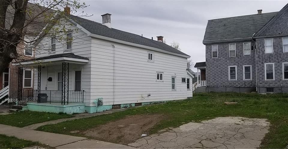 2nd image of 707 Nichols St