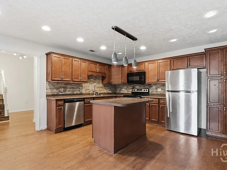 375 Pine Needle Dr — Photo 17