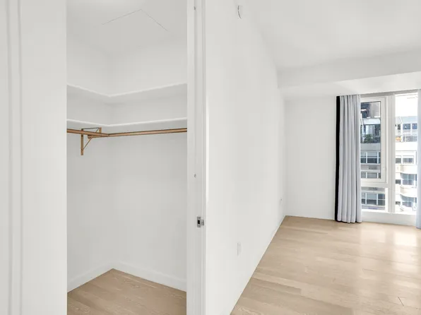 138 East 50th Street image 40 of 69