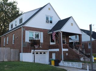 7 Bluth St, Lawrence, NY 11559